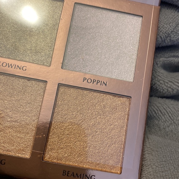 Ace beaute glow essentials highlight palette - Picture 6 of 6
